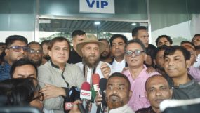 সিলেট ওসমানী আন্তর্জাতিক বিমানবন্দরে যুক্তরাজ্য বিএনপির সভাপতি এম এ মালিকে সংবর্ধনা