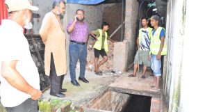 জিন্দাবাজারে ড্রেনের উপর ব্যবসা প্রতিষ্ঠান উচ্ছেদ করলো সিসিক