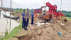 লোভাছড়া পাথর কোয়ারীতে ইউএনও’র অভিযান, ৪টি ক্রাশার মেশিন ধ্বংস