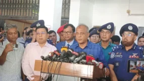 নিবার্চনে শুধু সেনাবাহিনী নয়, বিমান-নৌবাহিনীকেও কাজে লাগাব: স্বরাষ্ট্র উপদেষ্টা