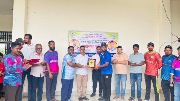 হবিগঞ্জে সংবর্ধিত হলেন জাতীয় দলের সাবেক তারকা পেসার কোচ নাজমুল হোসেন