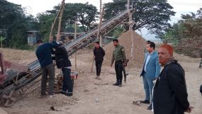 কানাইঘাটে প্রশাসনের অভিযান সত্ত্বেও লোভাছড়া থেকে পাথর উত্তোলন থামছে না