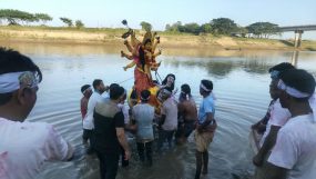 কানাইঘাটে প্রতিমা বিসর্জনের মধ্য দিয়ে শান্তিপূর্ণ ভাবে শেষ হলো শারদীয় দুর্গাপূজা
